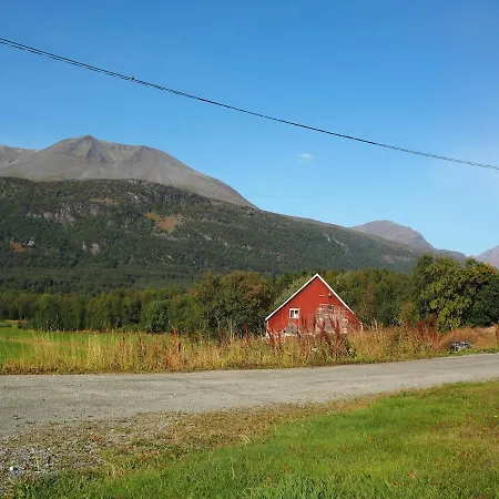 Bella Karnes * Oksvik