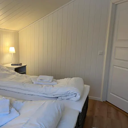 Bella Karnes Oksvik