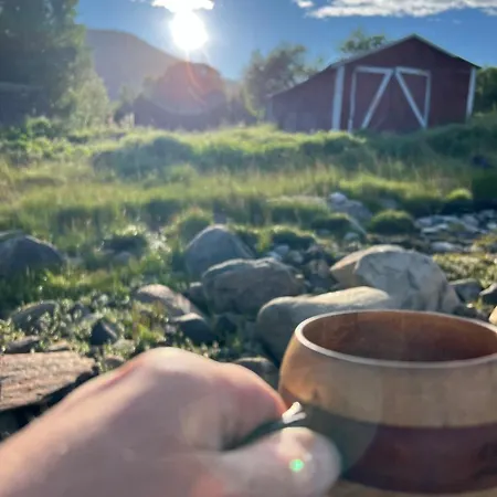 Bella Karnes * Oksvik